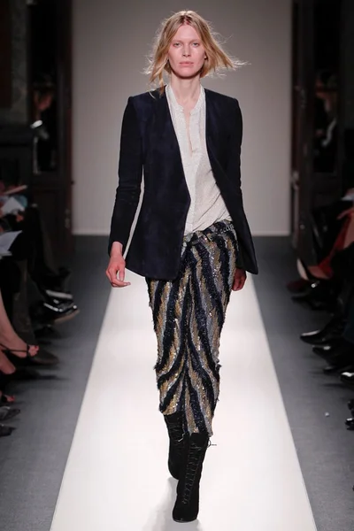 Look 15
